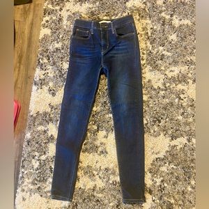 Levi’s high rise supper skinny jeans